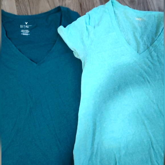 Old Navy, Mossimo Size Medium T-shirts - Picture 2 of 2